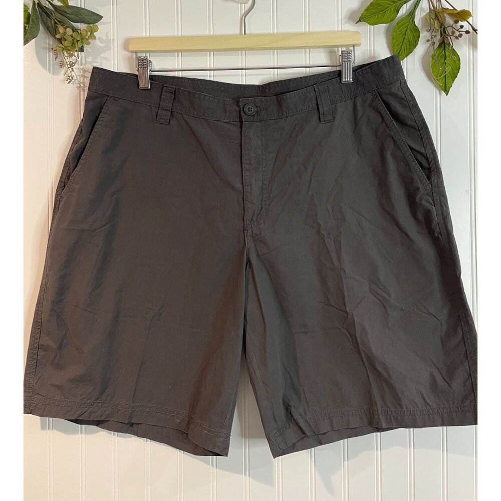 Columbia Mens Regular Fit Gray Cotton Shorts Size 38 With Side & Back Pockets